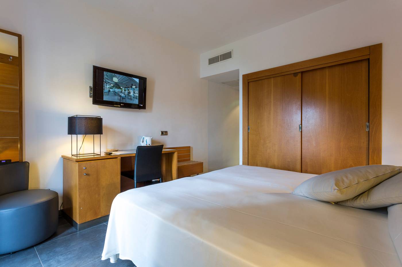 Palladium-Hotel-Cala-LLonga-Room-15
