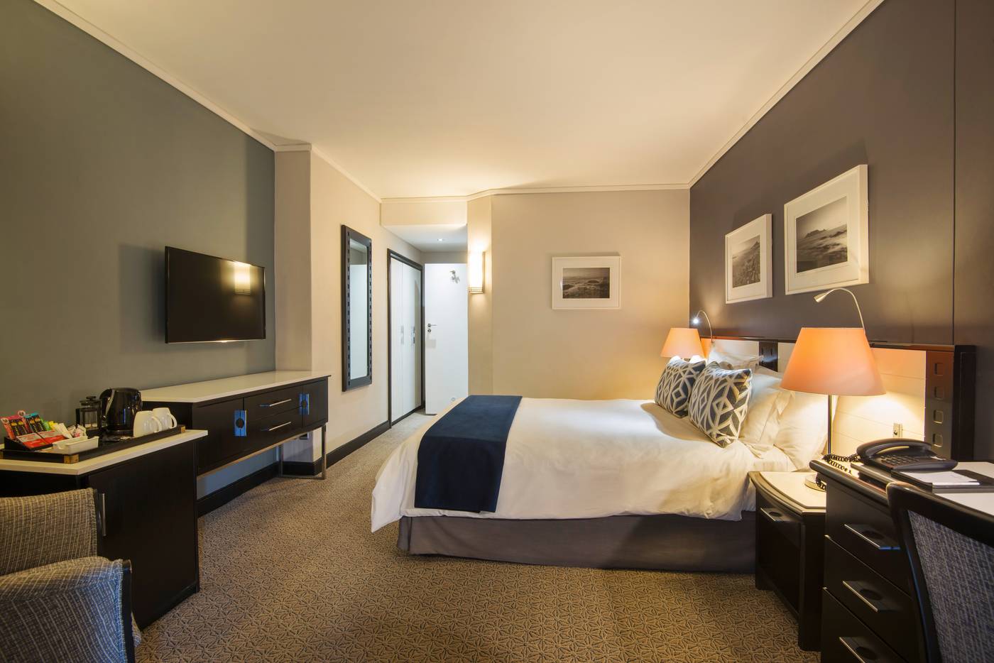 The-Commodore-Room-29