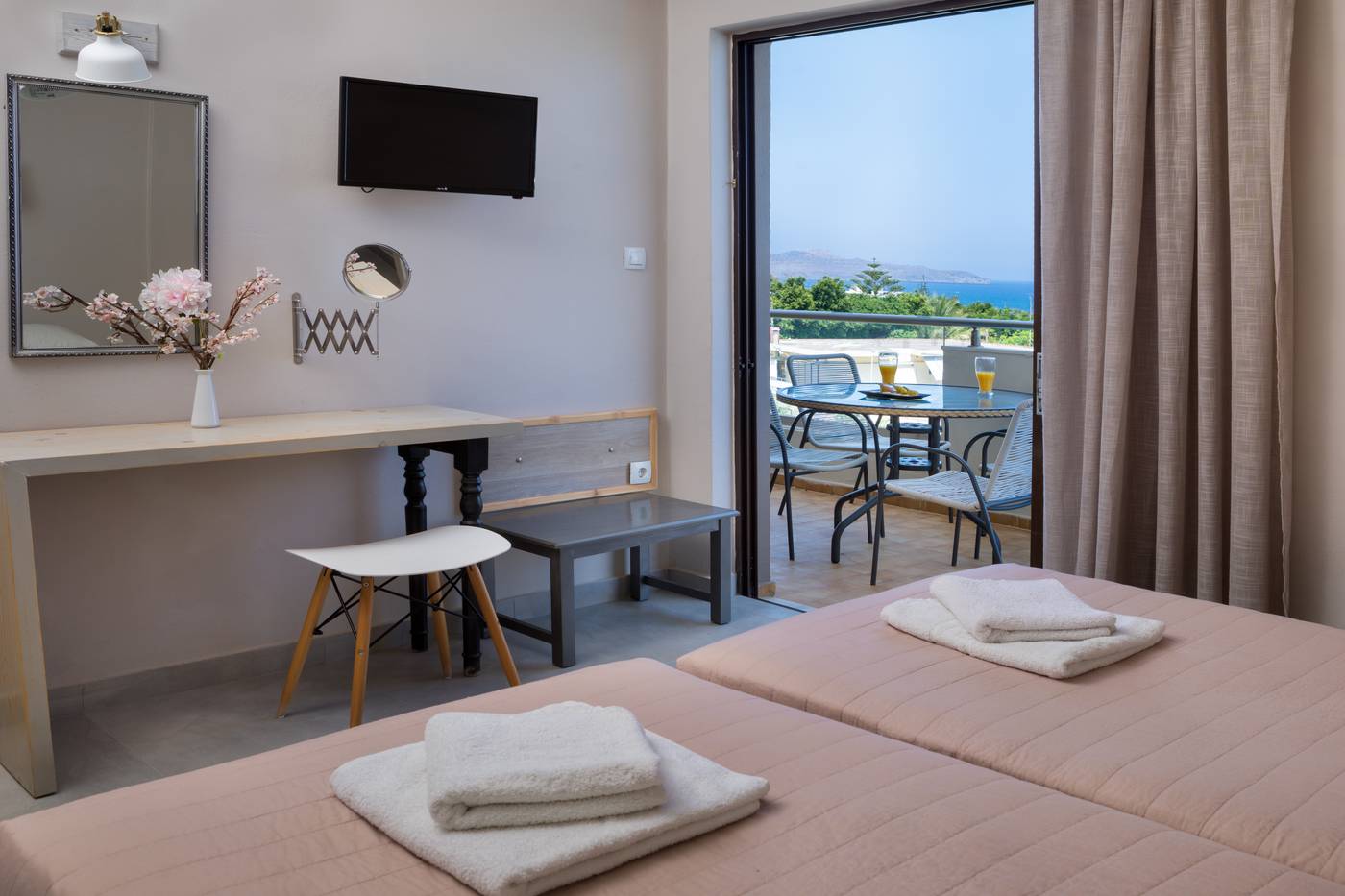 Nireas-Hotel-Room-17