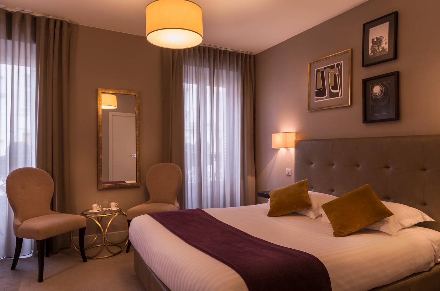 Opera-Frochot-Room-2