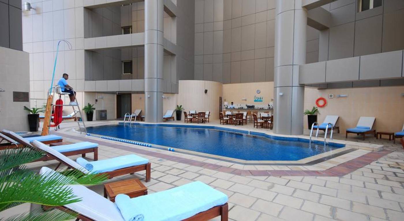 Grand-Millenium-Hotel-Pool-31