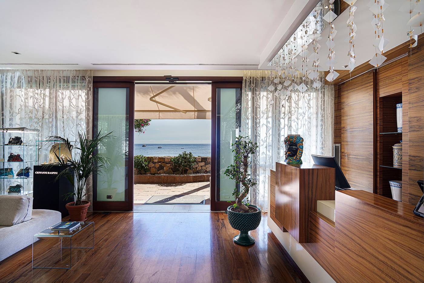 La-Plage-Resort-Lobby-34