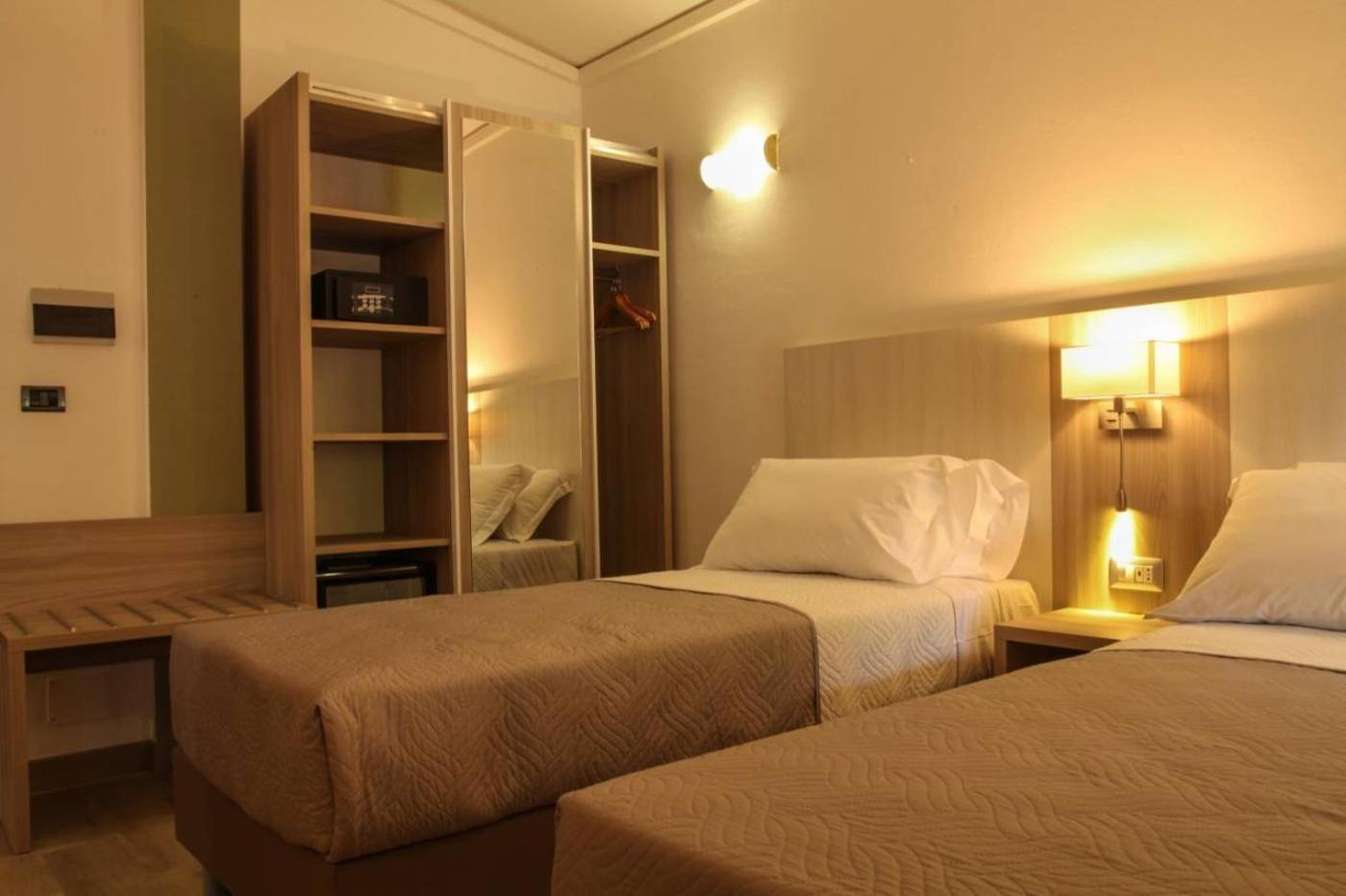 Pausania-Inn-Room-23