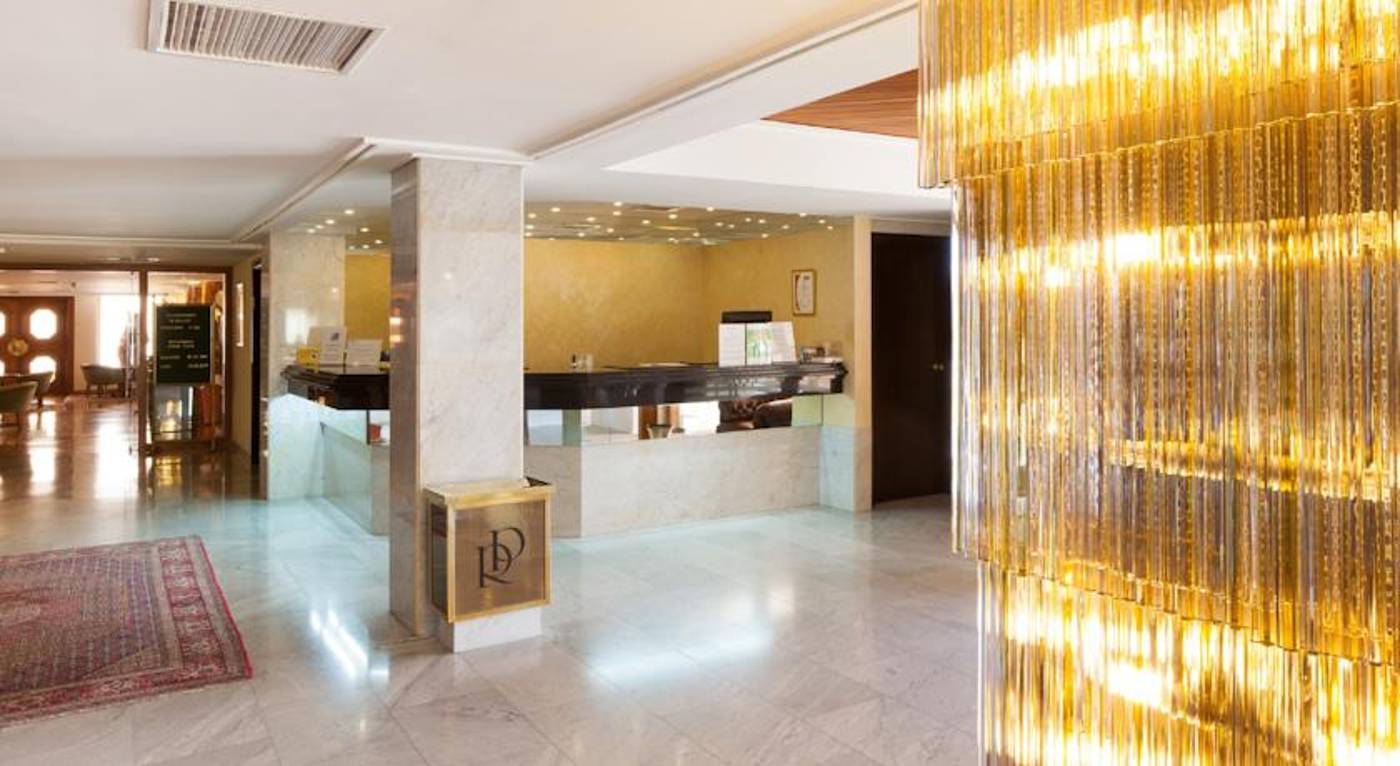 Royal-Plaza-Lobby-51