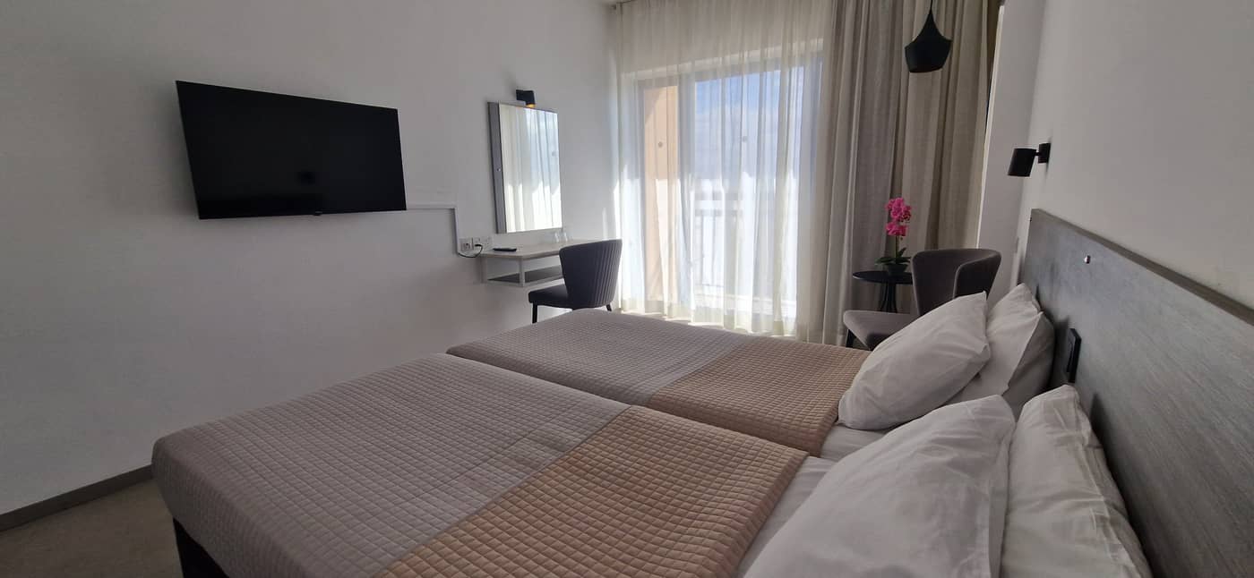 Navarria-Room-10
