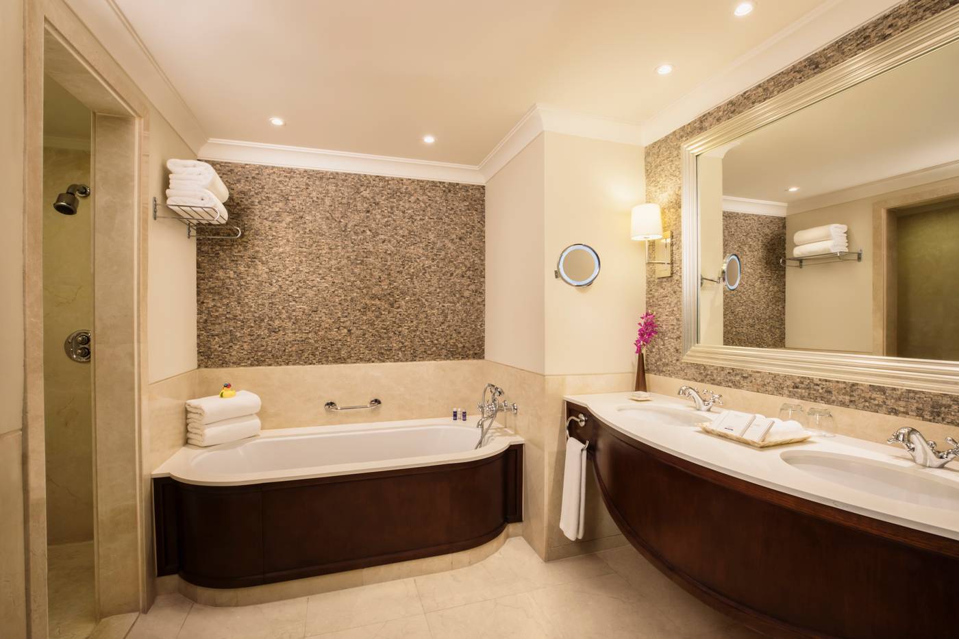 JA-Palm-Tree-Court-Room-36