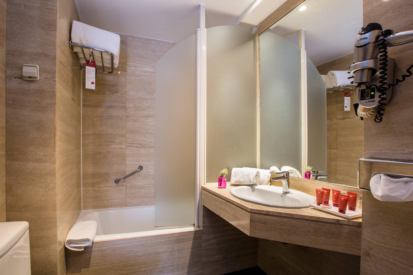 Leonardo-Hotel-Madrid-City-Center-Room-32