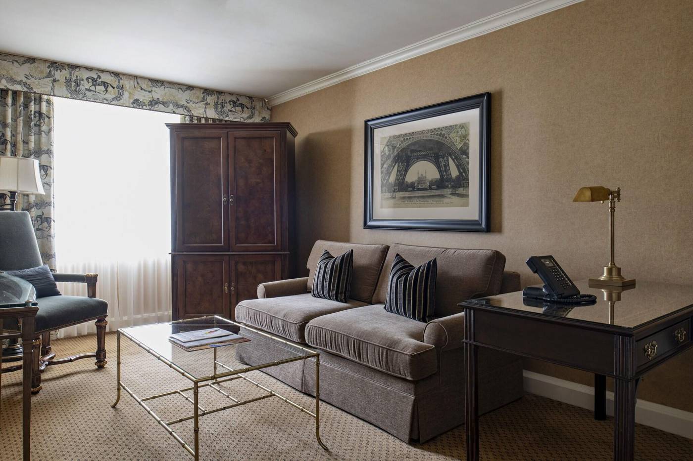 Wedgewood-Hotel---Spa-Room-22