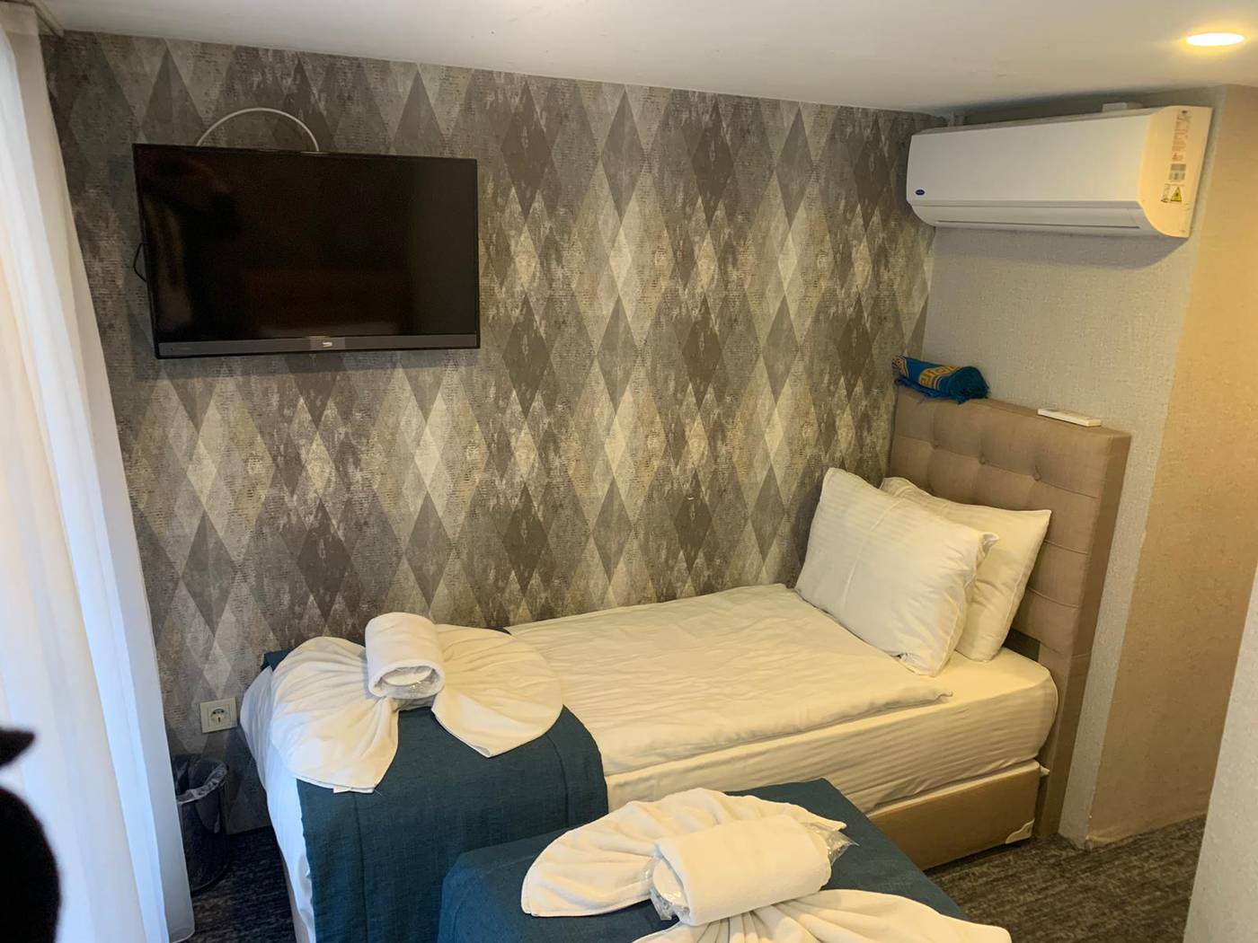 Weingart-Port-Seaside-Hotel-Room-20