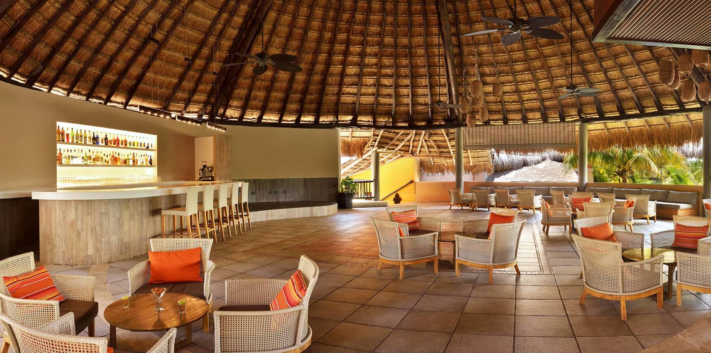 Catalonia-Riviera-Maya-All-Inclusive-Bar-40