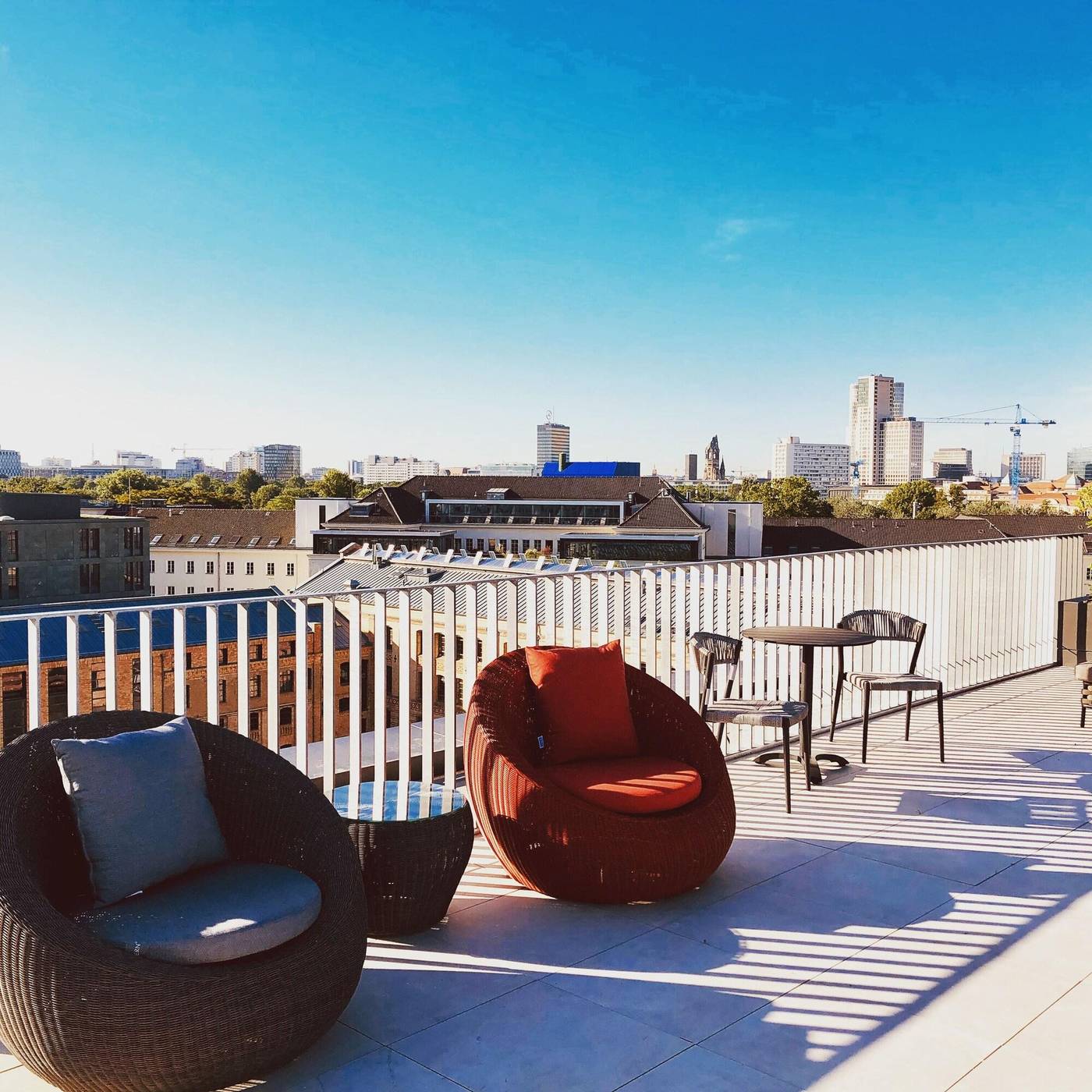 KPM-Hotel---Residences-Terrace-28