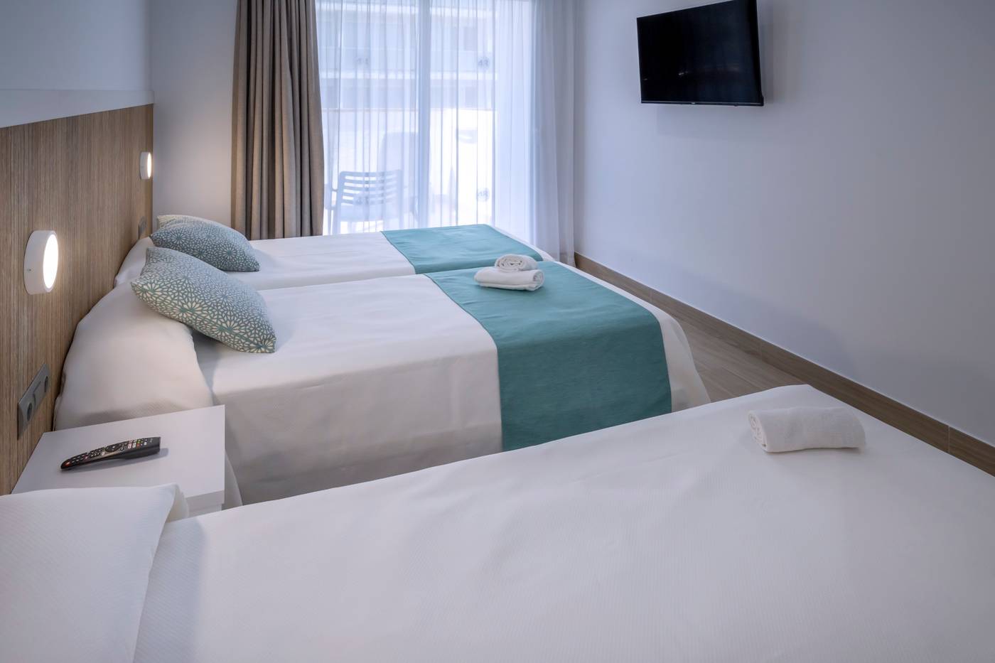 4R-Salou-Park-Resort-II-Room-25