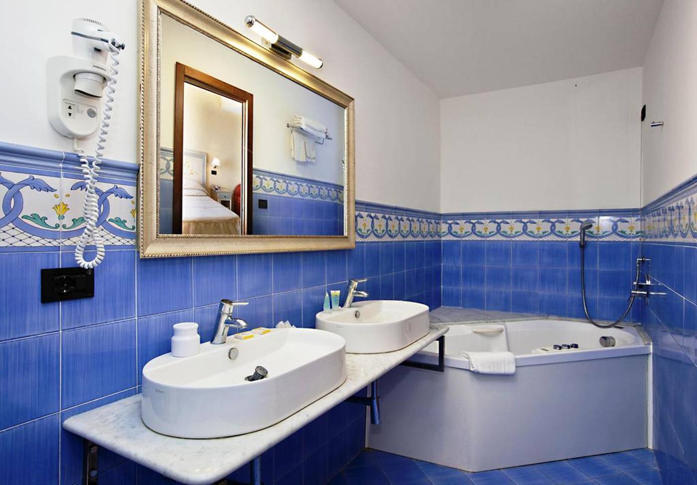 Punta-Campanella-Resort---Spa-Room-15