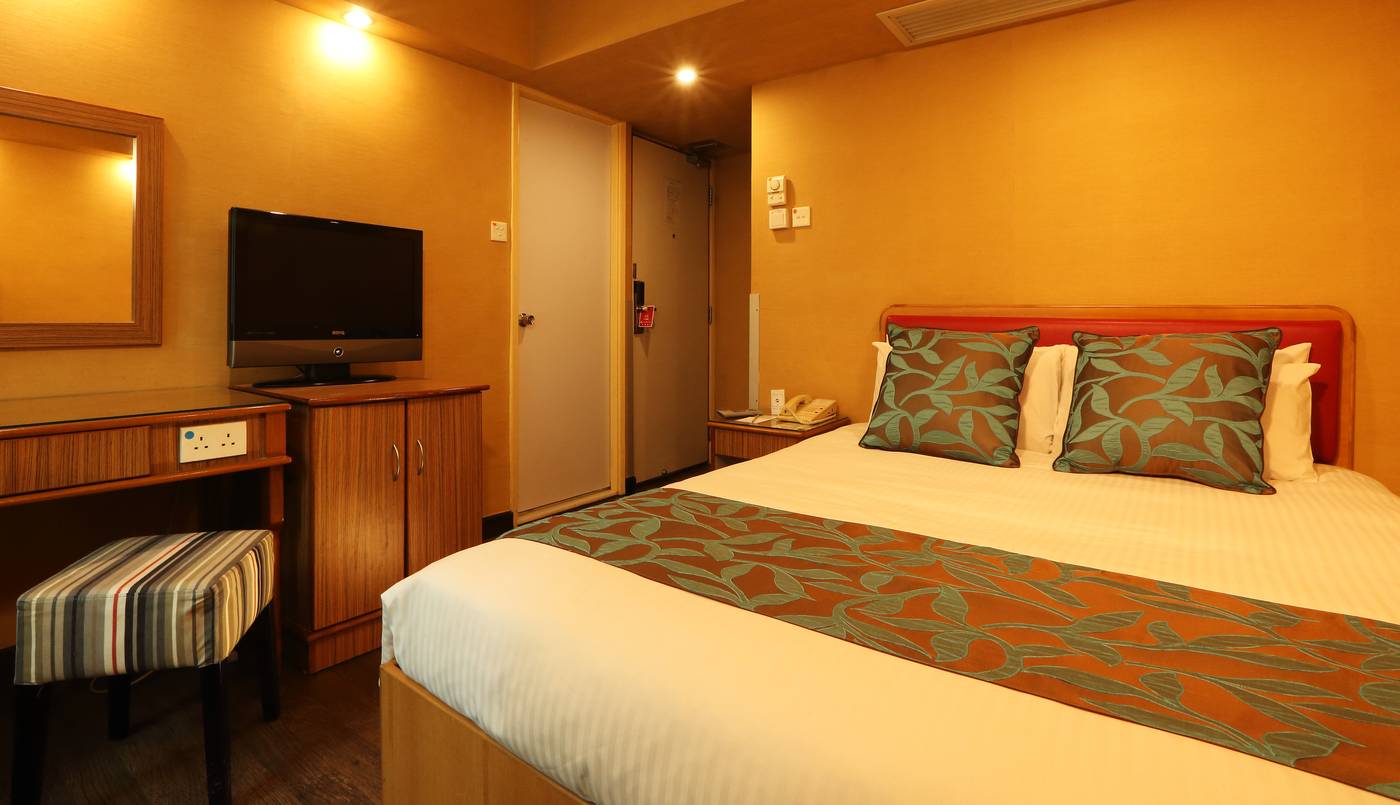 The-Imperial-Hong-Kong-Room-4