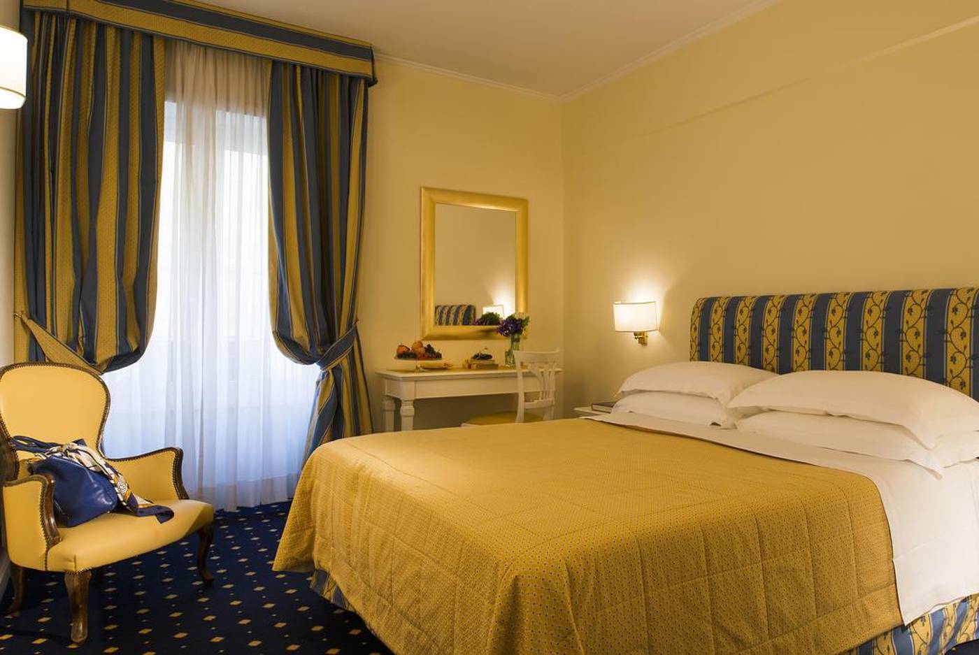 Hotel-Napoleon-Room-14