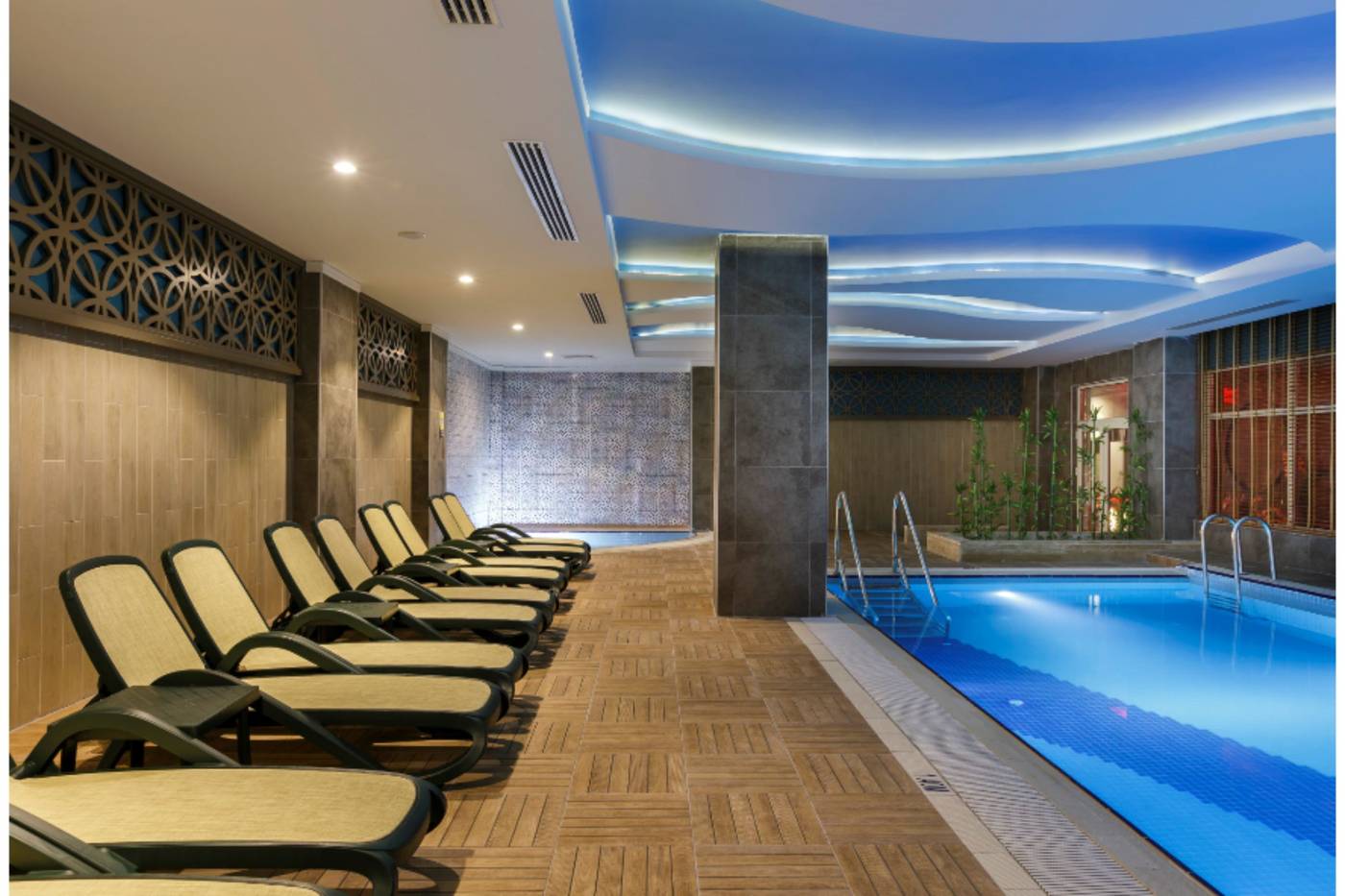 Well-Palace-Side-Pool-62