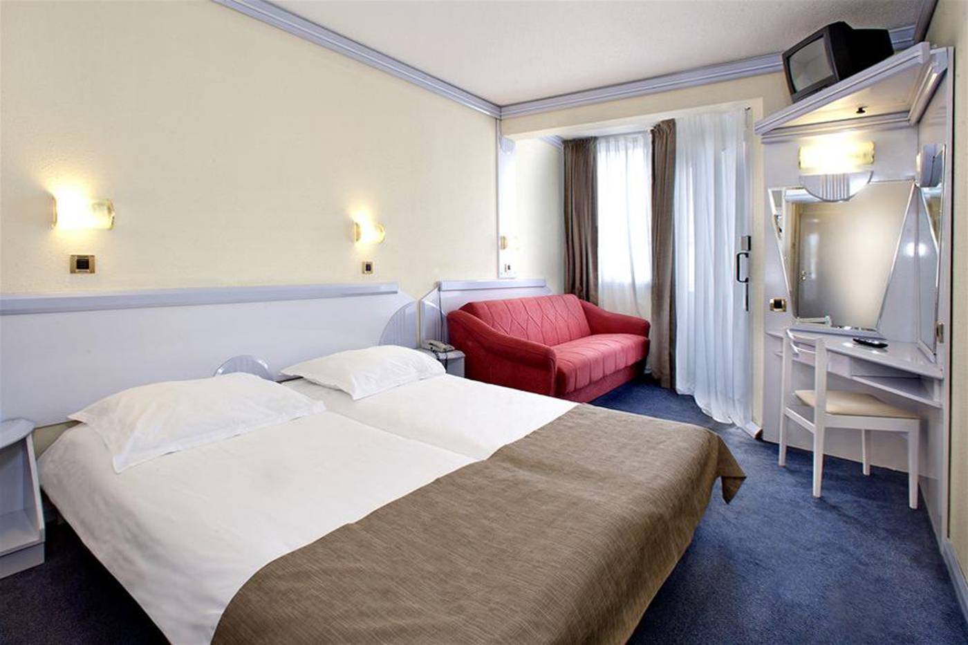 Hotel-Plavi-Plava-Laguna-Room-15