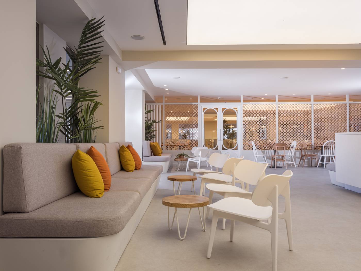 Tsilivi-Admiral-Lobby-20