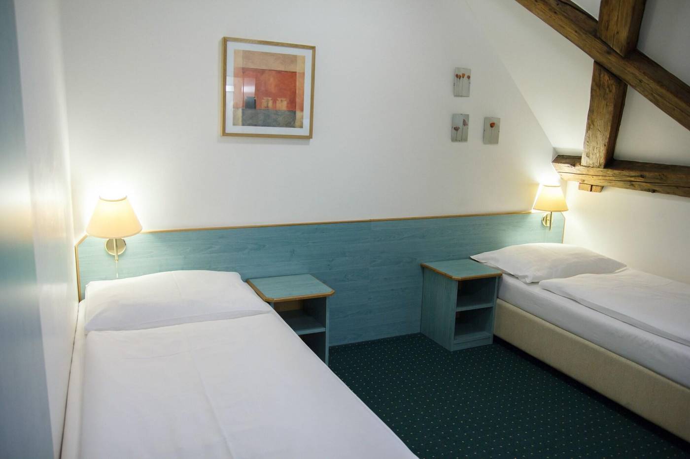 Adalbert-Brevnosky-Klaster-Room-24