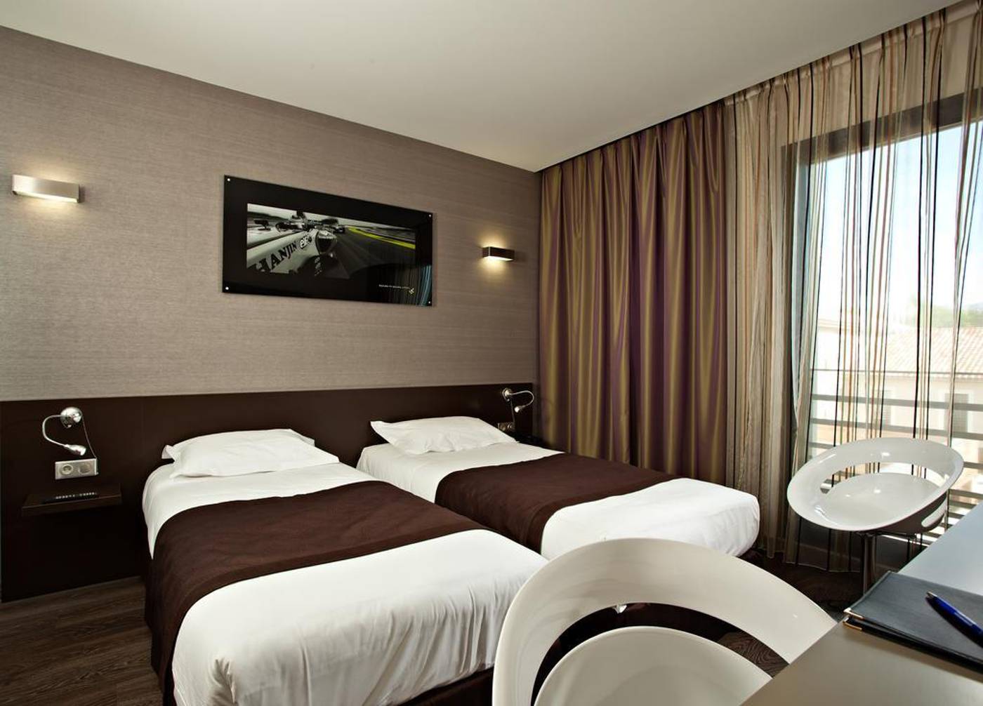 Grand Prix Hôtel & Restaurant-France-LE CASTELLET-General view-4