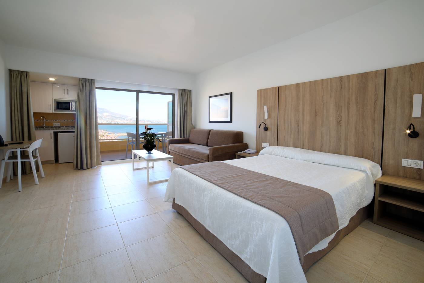 Pyr-Fuengirola-Room-12