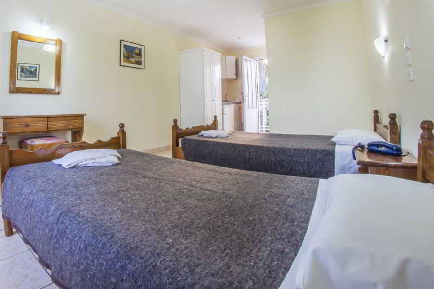 Sunshine-Room-18