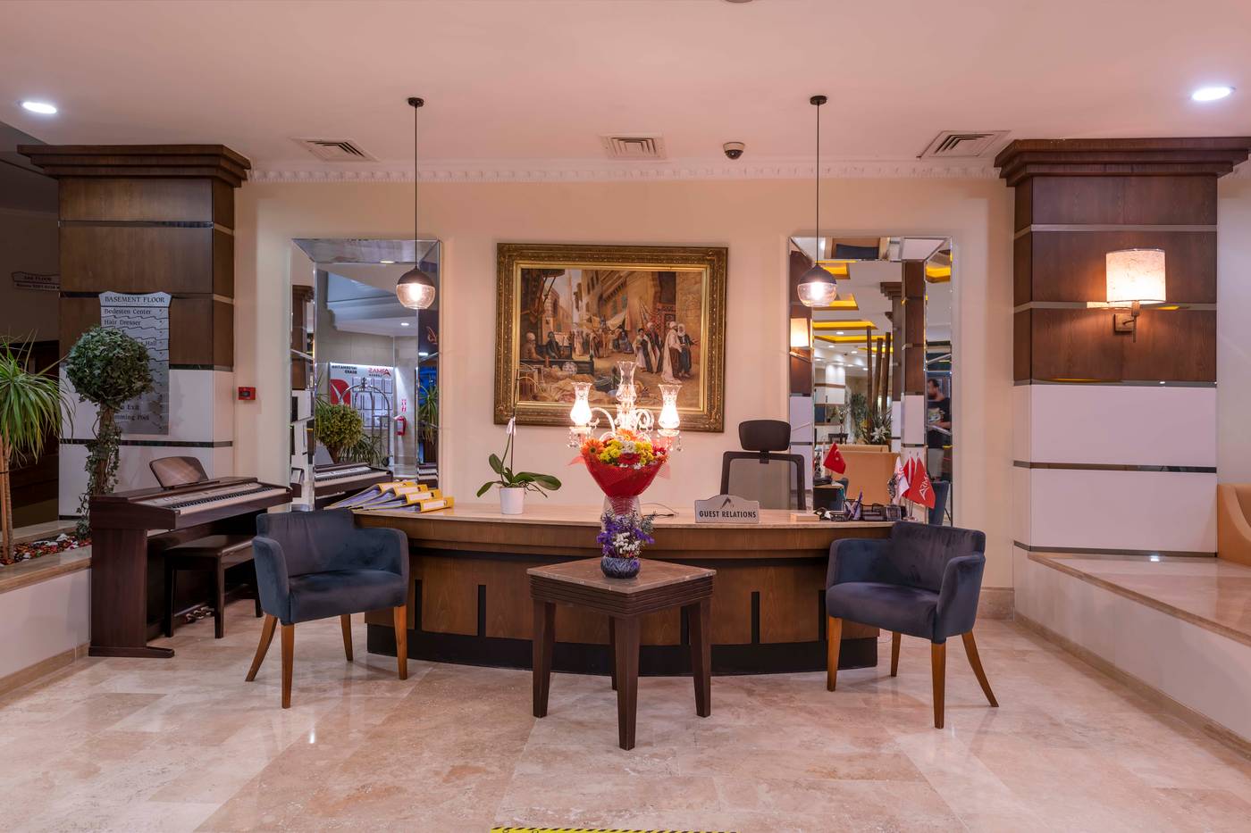 Armas-Labada-Lobby-45