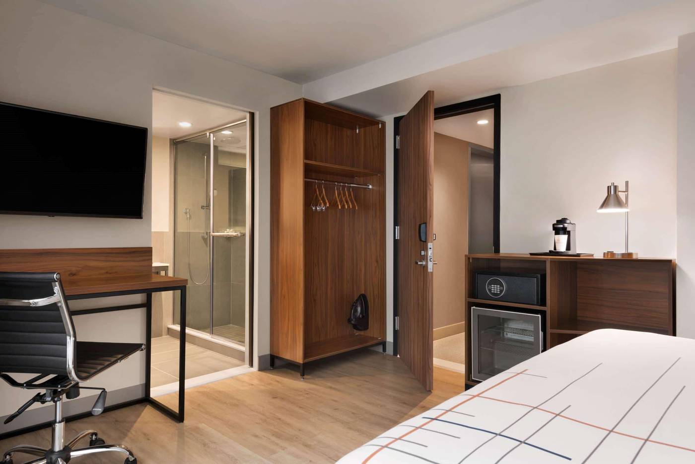 La-Quinta-Inn-and-Suites-Times-Square-South-Room-7