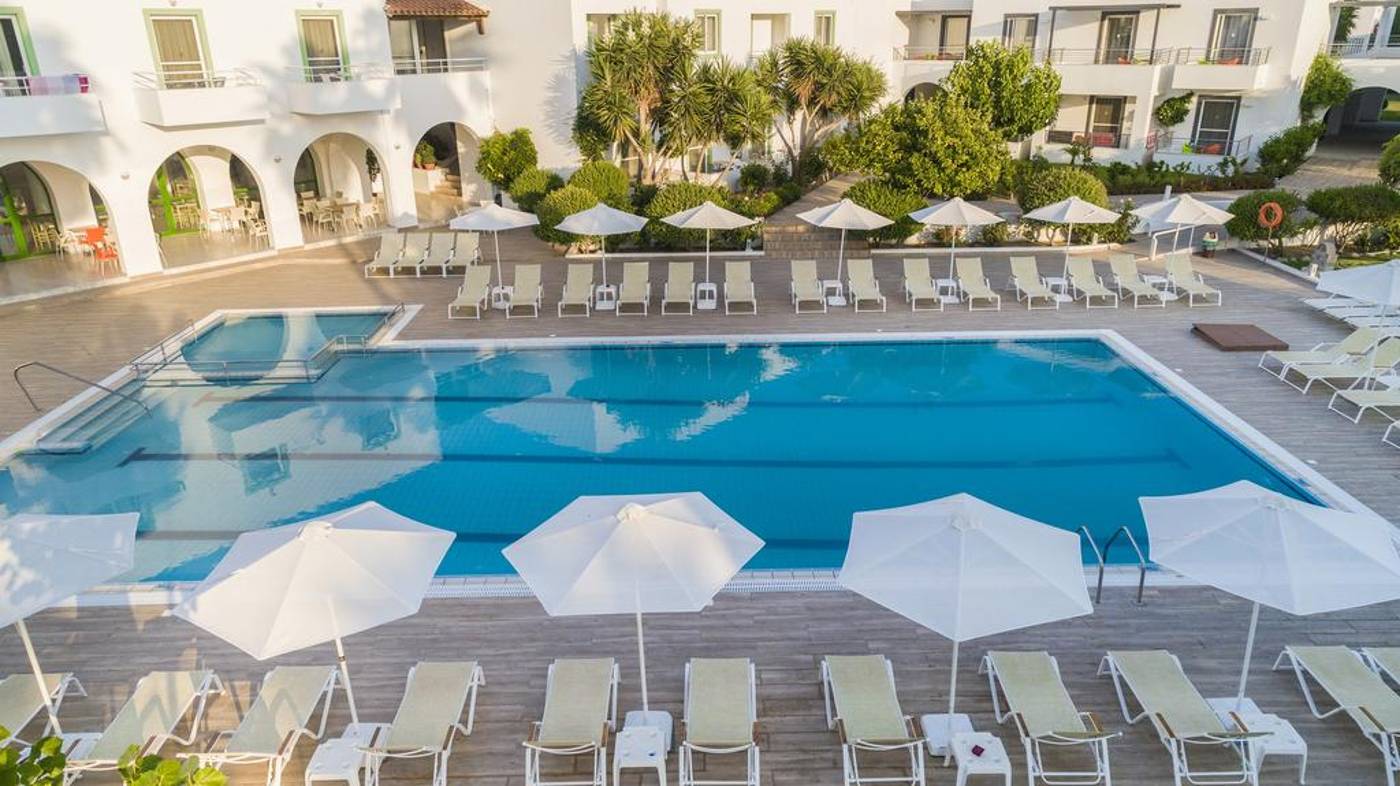 Alexandra-Beach-Hotel-Pool-2