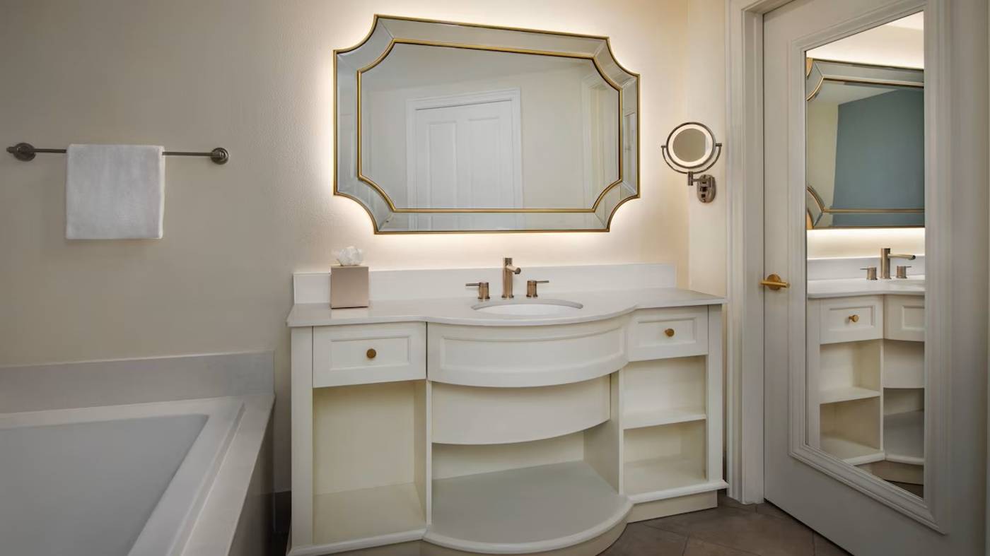 Disney's Saratoga Springs Resort & Spa