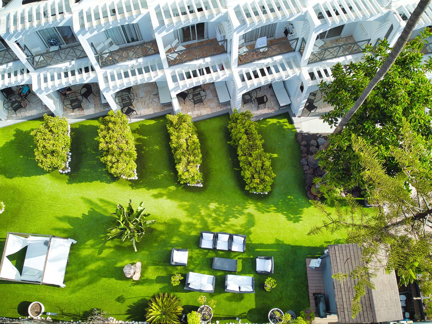 Vista-Bonita-Gay-Resort-Terrace-18