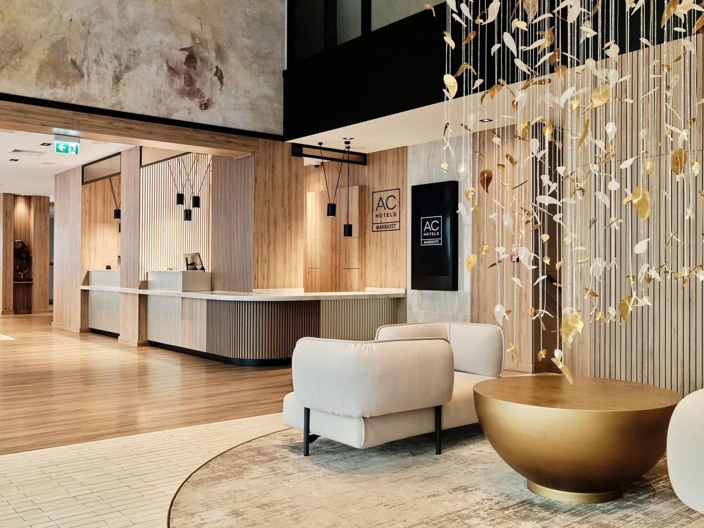 AC-Hotel-by-Marriott-Krakow-Lobby-4