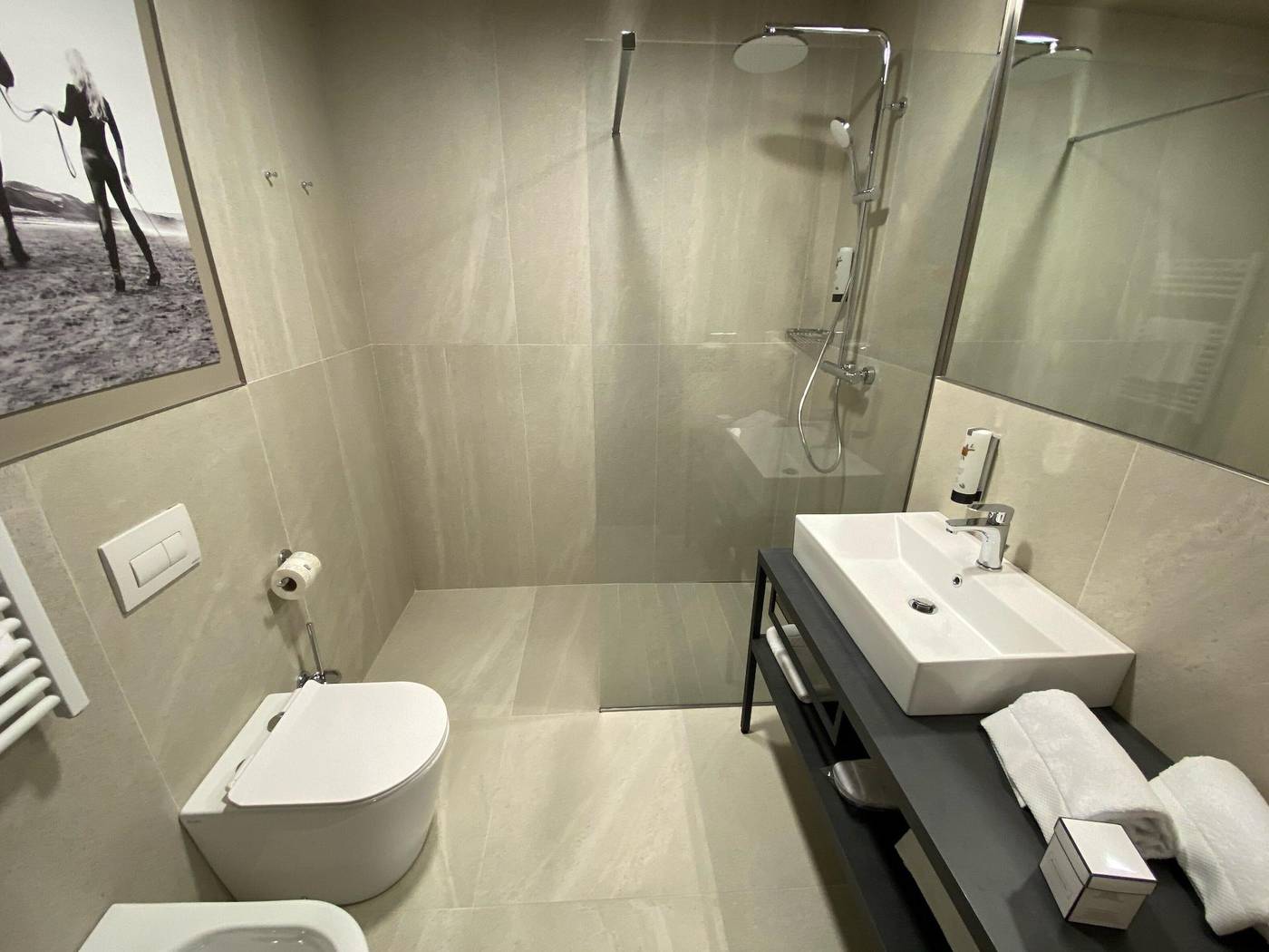 Amedia-Hotel-Mailand-a-Trademark-by-Wyndham-Room-46