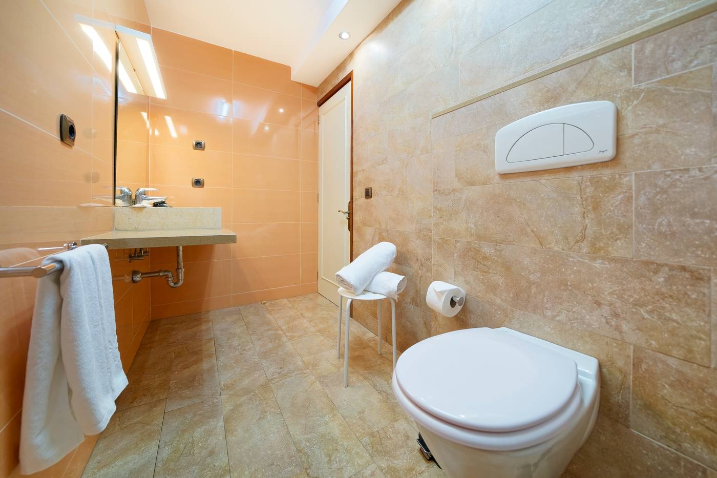 Apartamentos-Cocoteros-Room-42