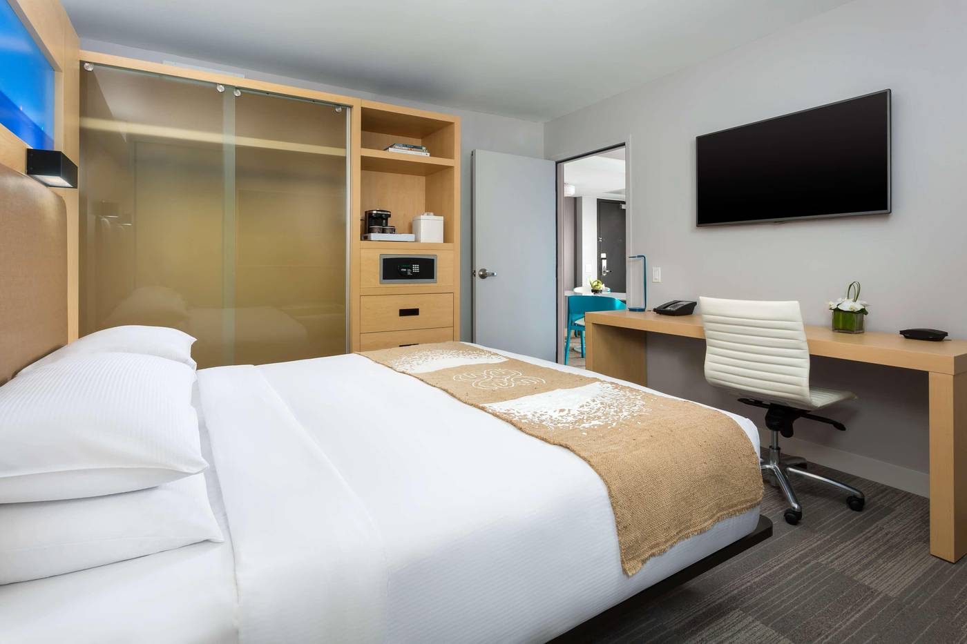 The Gates Hotel South Beach a Doubletree by Hilton - United States - MIAMI BEACH - Room - 9