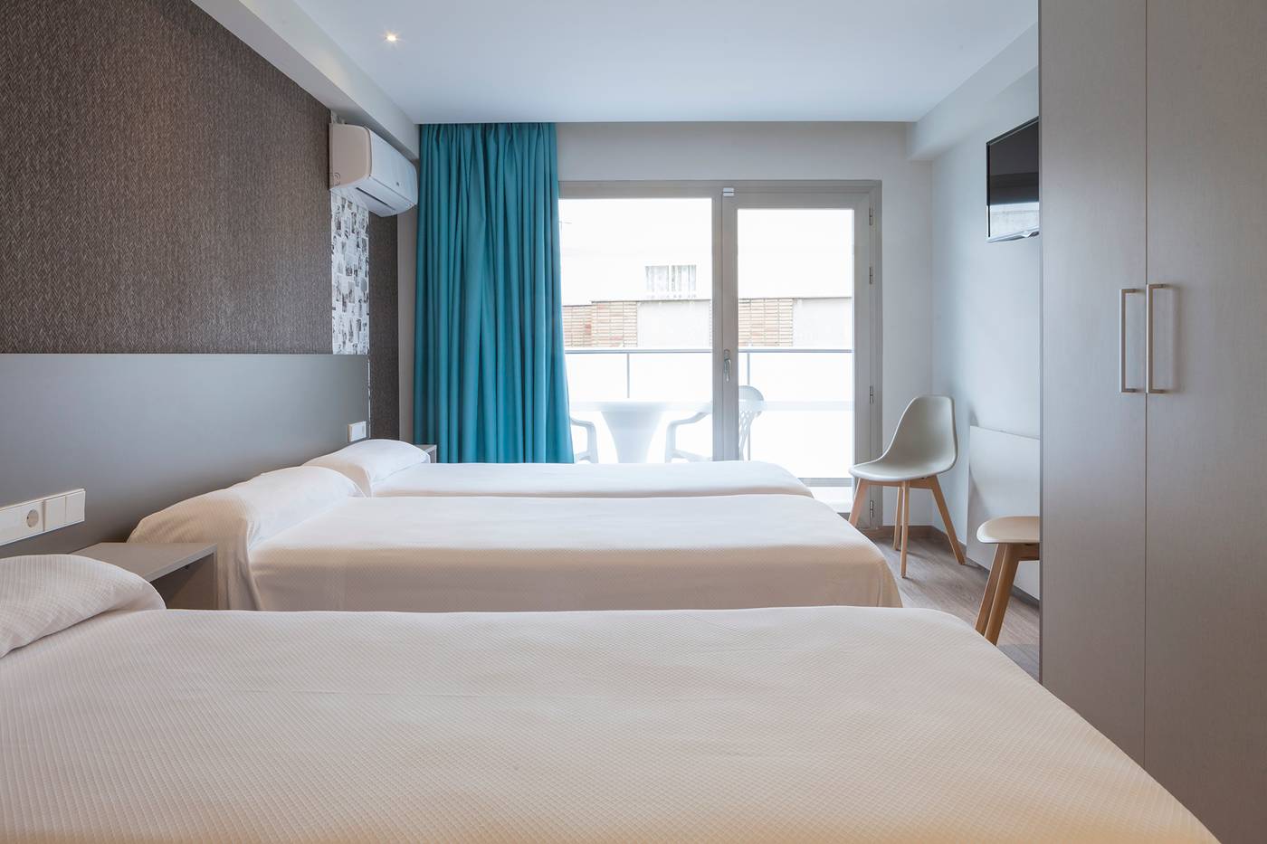 Estudios-Benidorm-Room-12