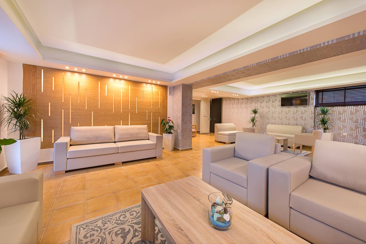 Sunny-Days-Apartments-Lobby-59