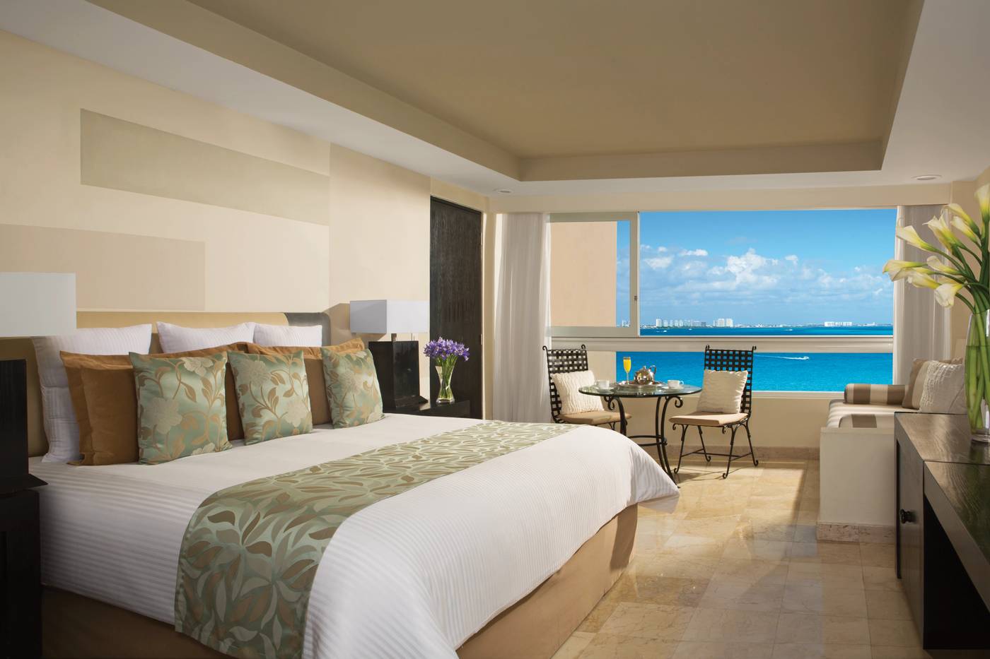 Dreams-Sands-Cancun-Resort---Spa-Room-20