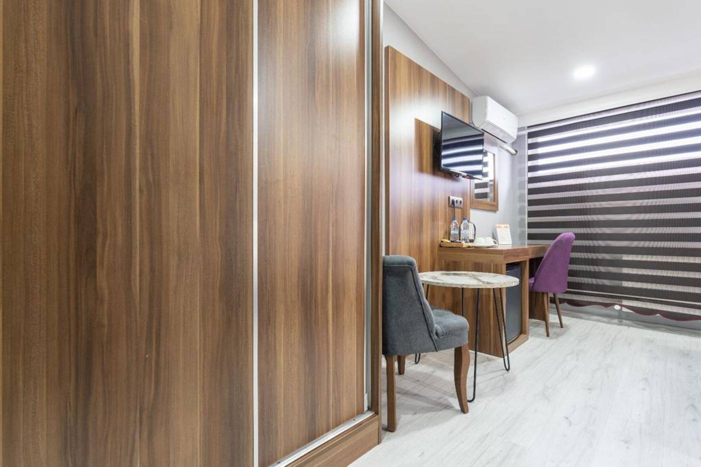 Monezza-Hotel-Room-51