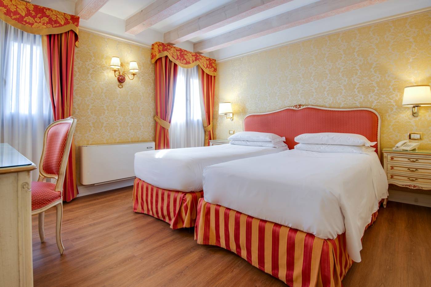Hotel-Antiche-Figure-Room-18