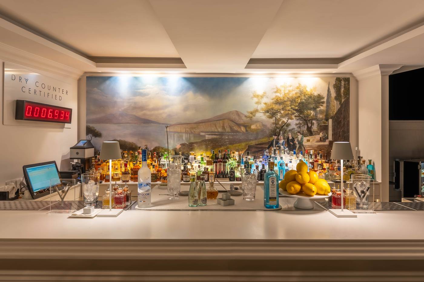 Majestic-Palace-Bar-59