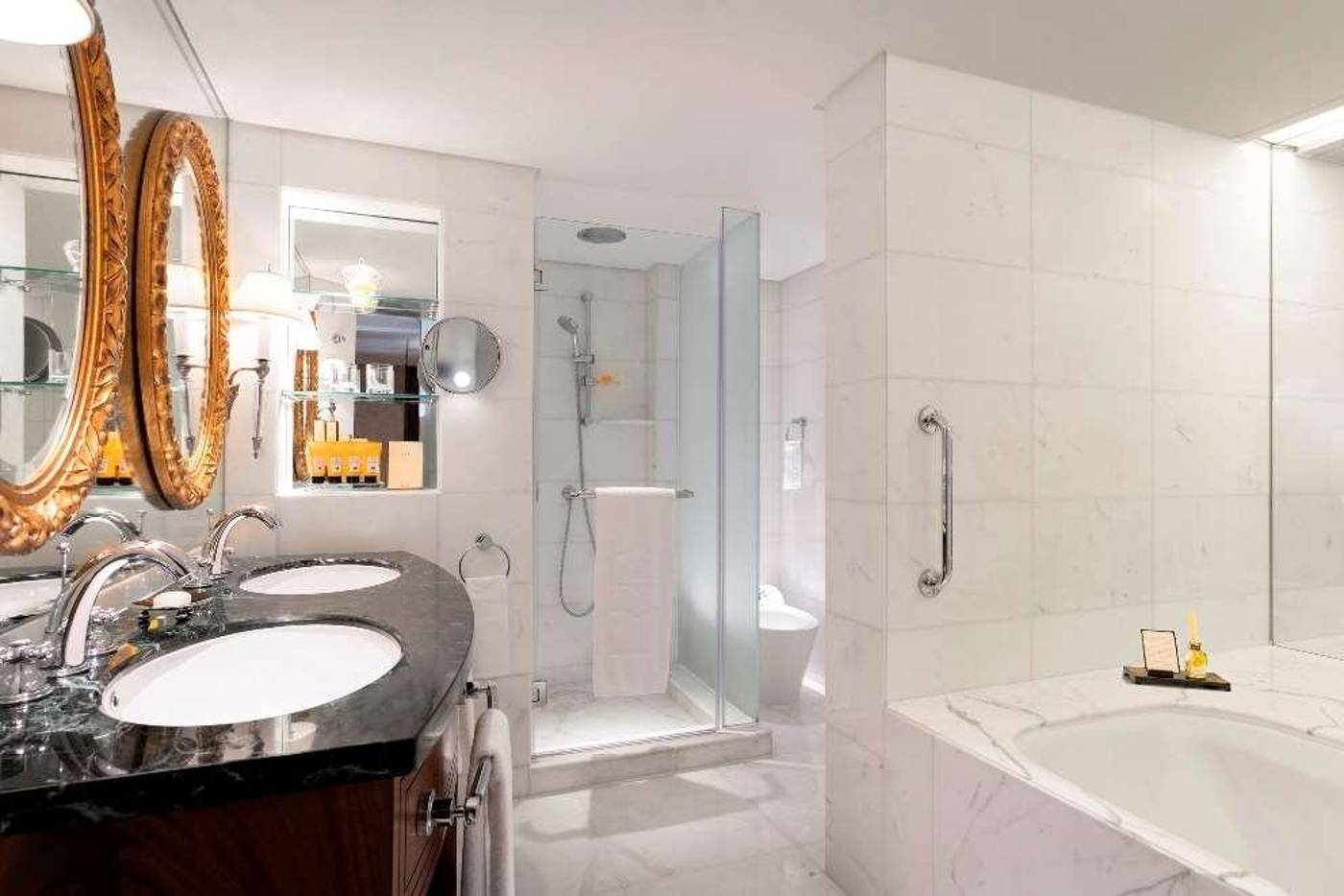 Kowloon-Shangri-La-Hong-Kong-Room-50