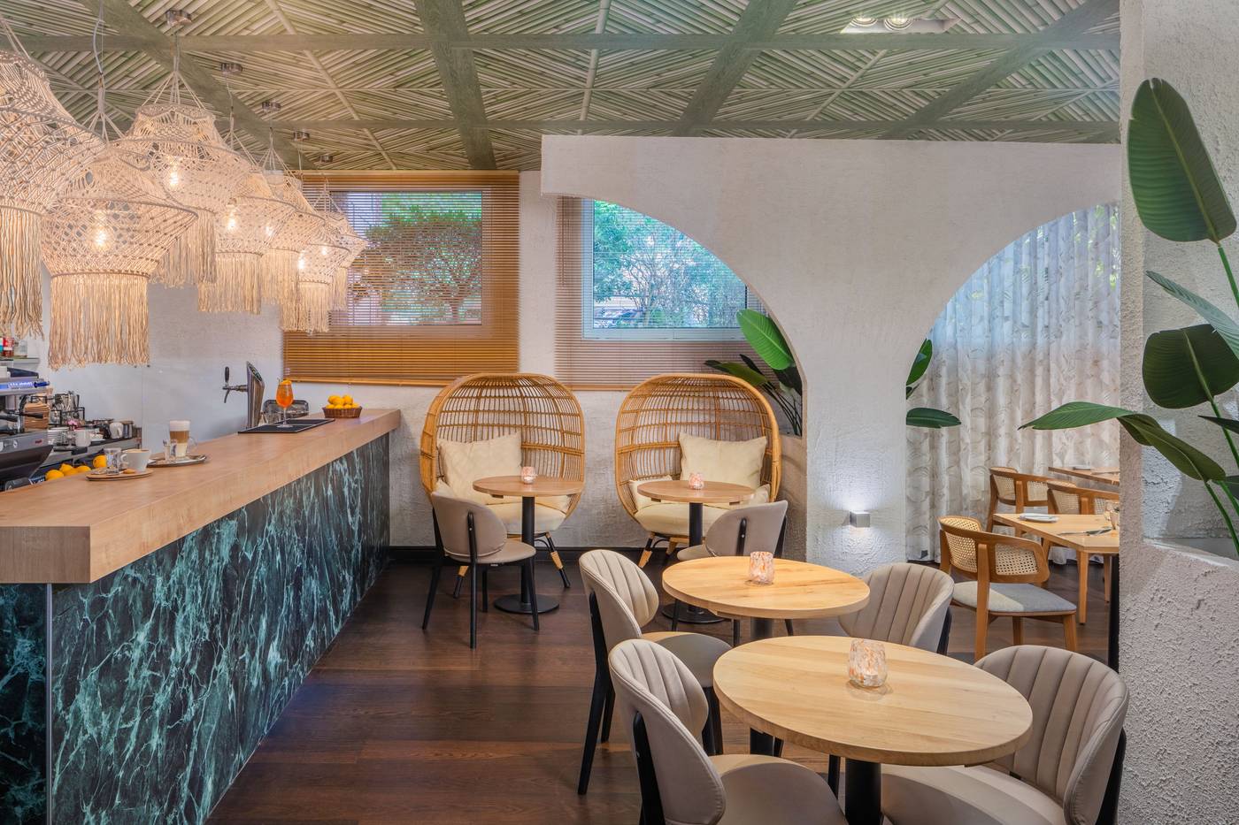 Mamaison-Hotel-Andrassy-Budapest-Restaurant-11