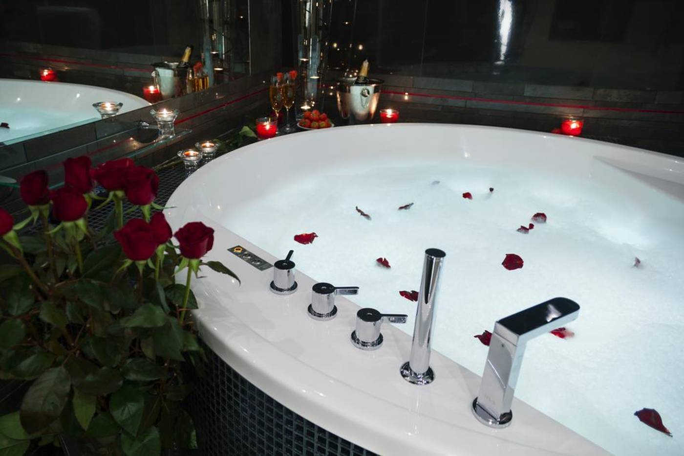 Komorowski-Luxury-Guest-Rooms-Room-20