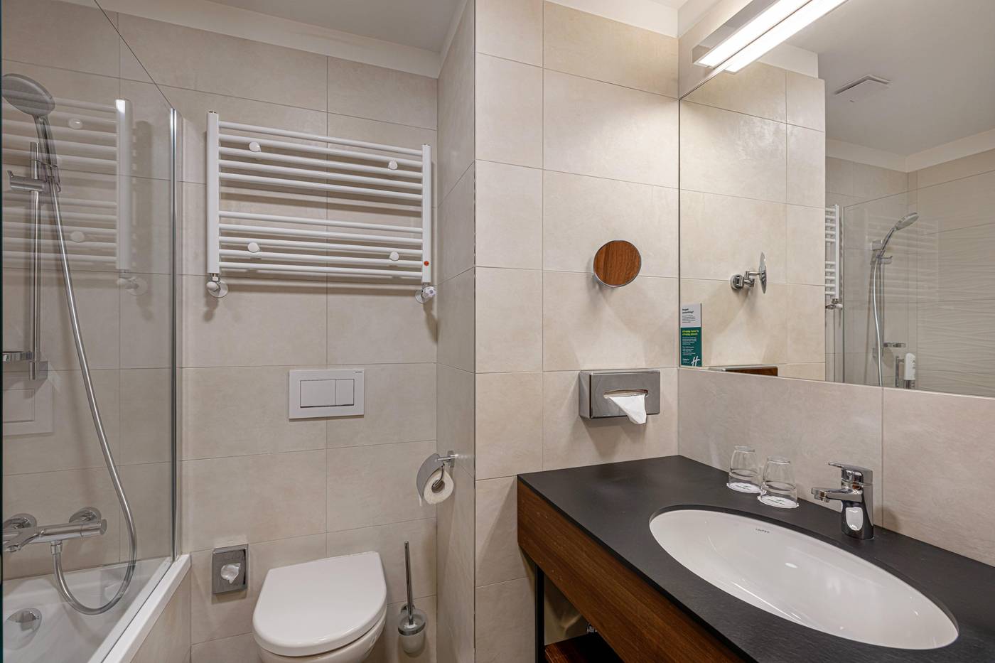 Holiday-Inn-Prague-Congress-Centre-Room-37