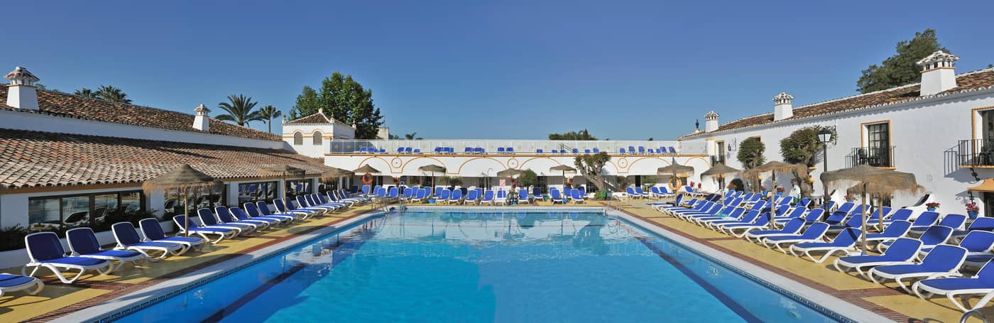 Hotel-Globales-Cortijo-Blanco-Pool-3