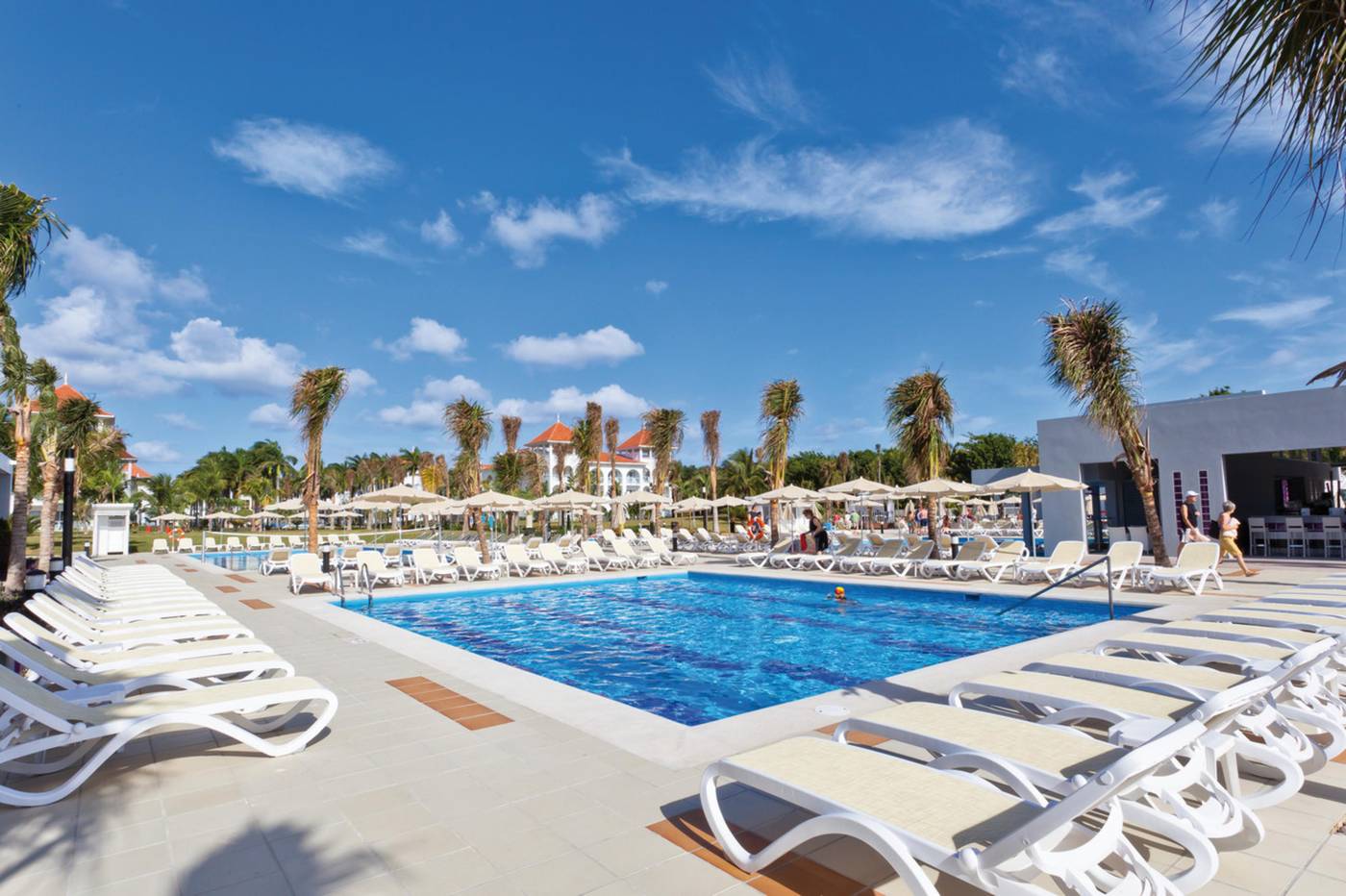 Riu-Palace-Mexico-All-Inclusive-Pool-4
