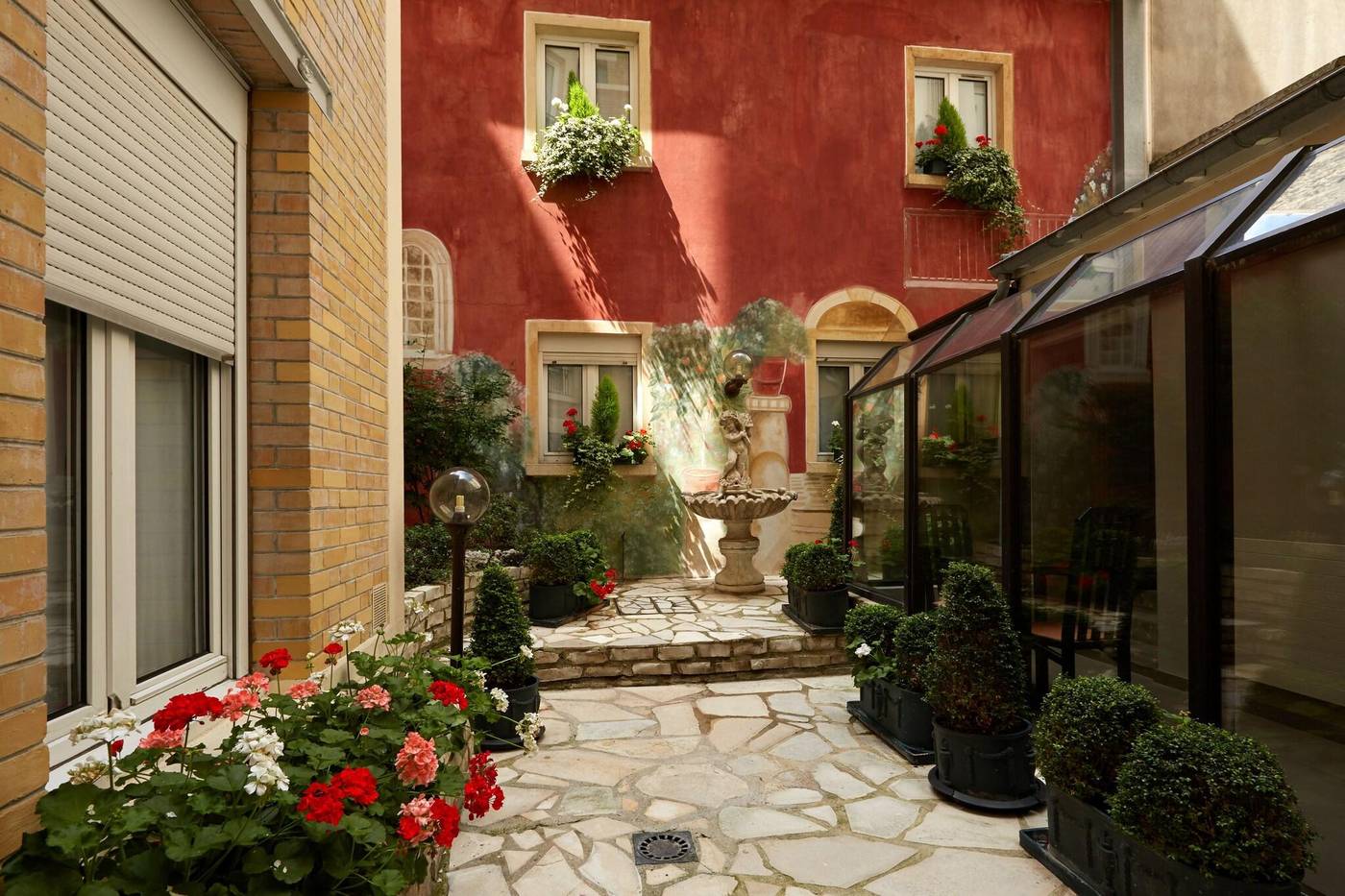 Hotel-Beaugrenelle-Saint-Charles-Terrace-10