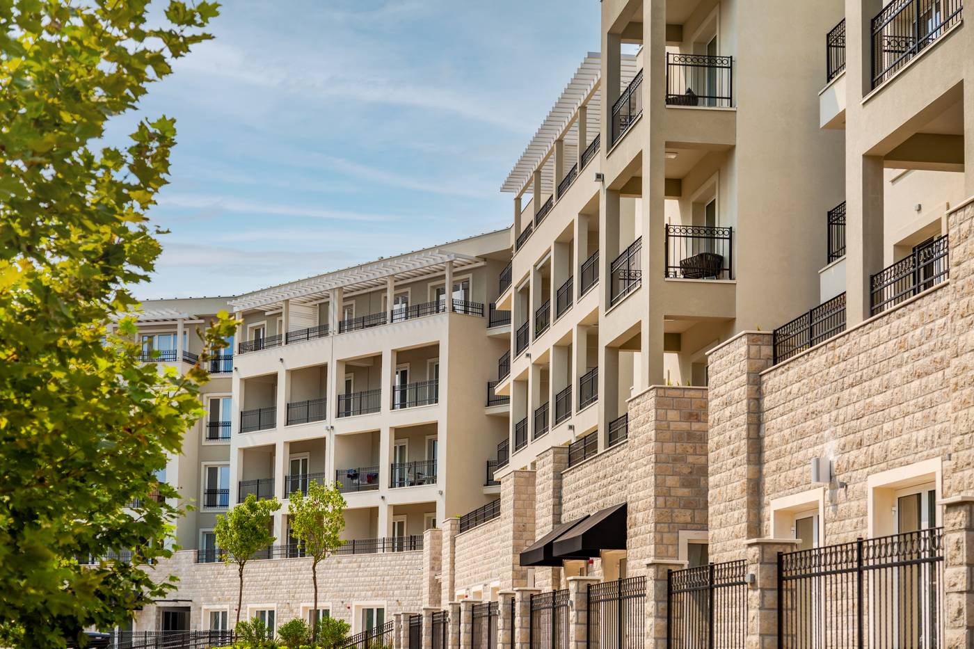 Lazure-Hotel---Marina-General-view-22