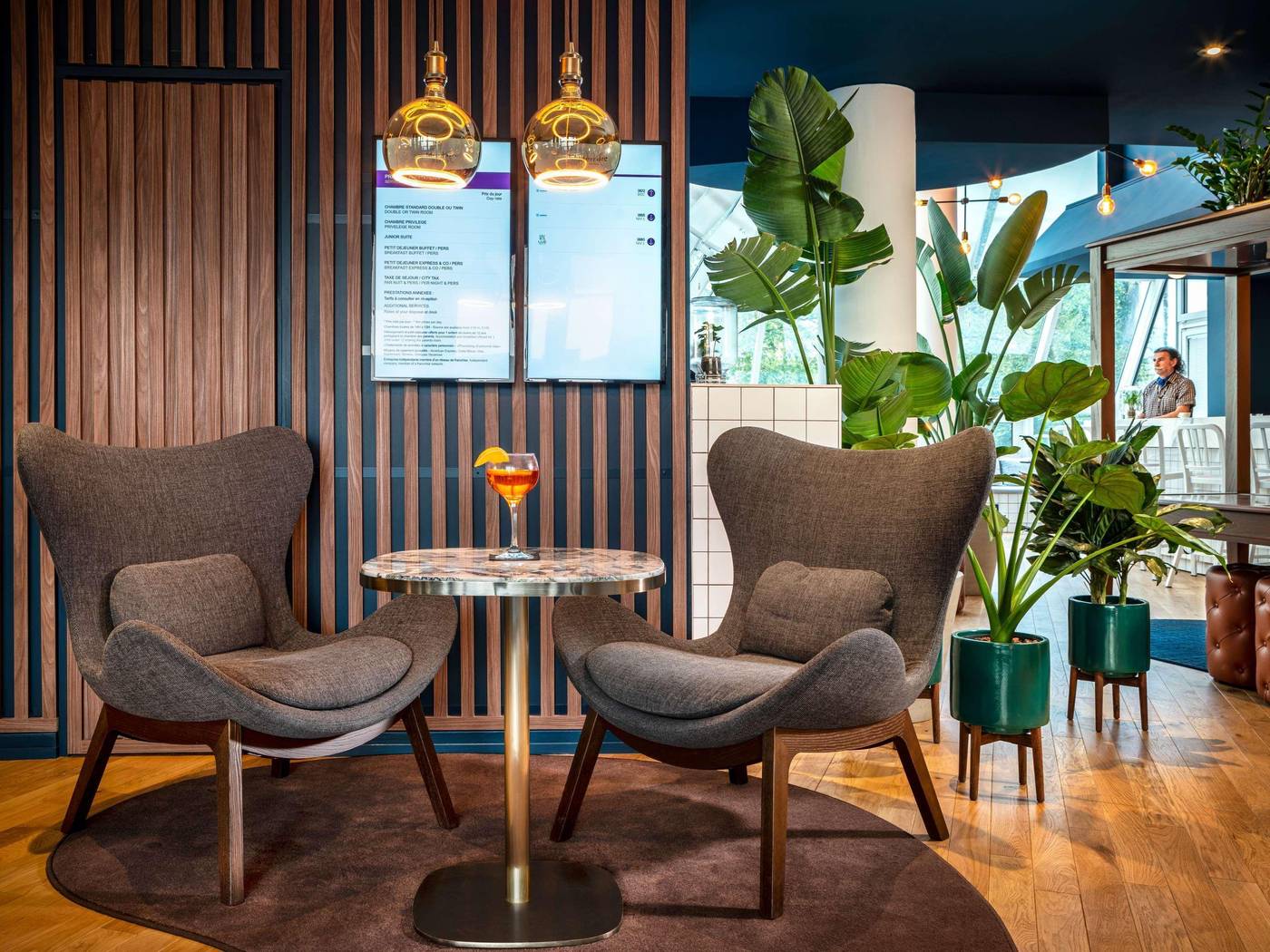 Holiday-Inn-Paris-Montparnasse-Pasteur-General-view-10